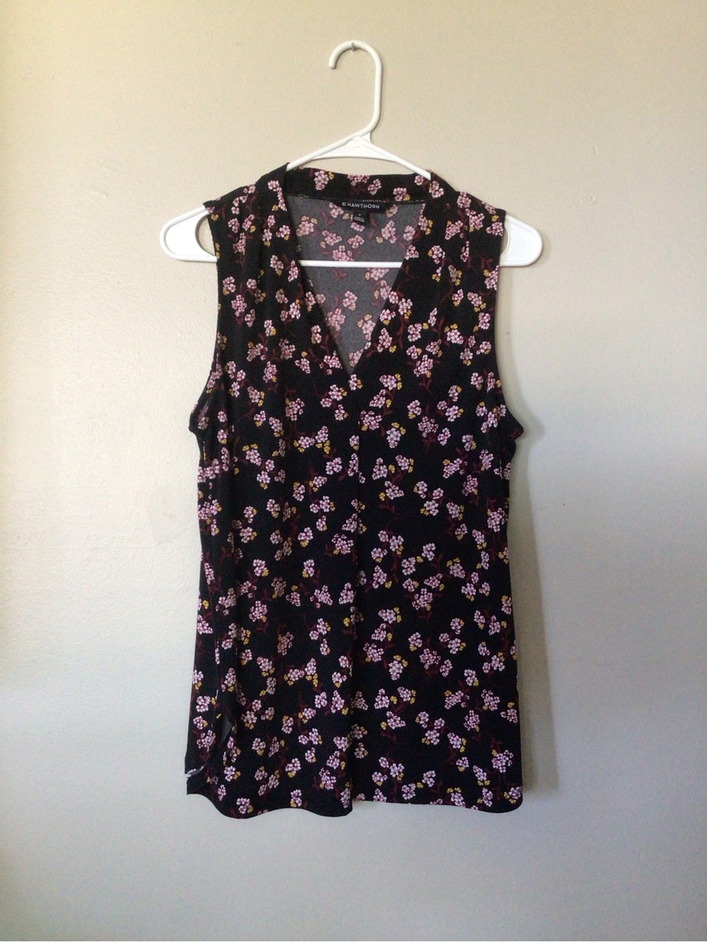 Black Floral Sleeveless V-Neck Top